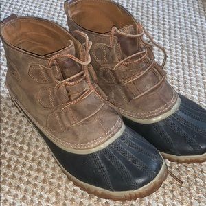 Sorel booties! Hardly worn!!